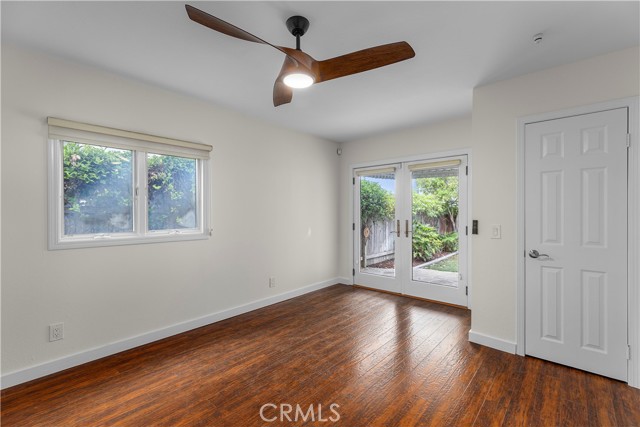 211 La Verne Avenue, Long Beach CA: https://media.crmls.org/medias/3ca33b97-9264-4c0a-b9c3-38997ee0733d.jpg
