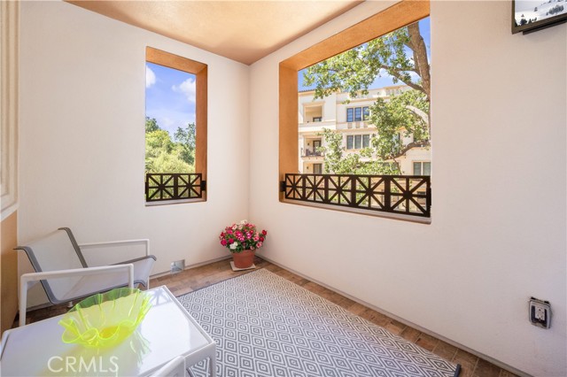 Detail Gallery Image 10 of 35 For 23500 Park Sorrento #D21,  Calabasas,  CA 91302 - 2 Beds | 3 Baths