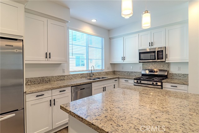 Detail Gallery Image 16 of 46 For 646 Savi, Corona,  CA 92878 - 3 Beds | 2/2 Baths