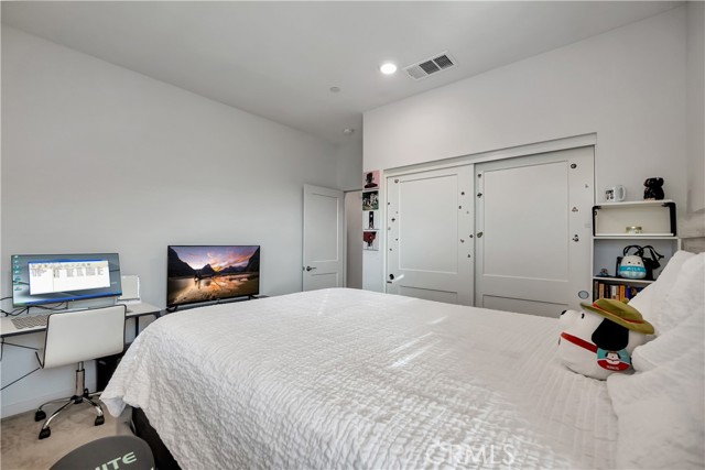 Detail Gallery Image 10 of 41 For 3640 S Allston Paseo #12,  Ontario,  CA 91761 - 3 Beds | 2/1 Baths