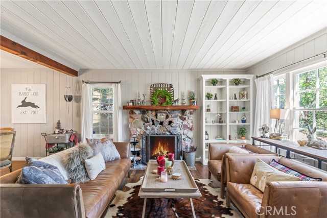Detail Gallery Image 6 of 36 For 31741 Wagon Wheel Dr, Running Springs,  CA 92382 - 3 Beds | 2 Baths