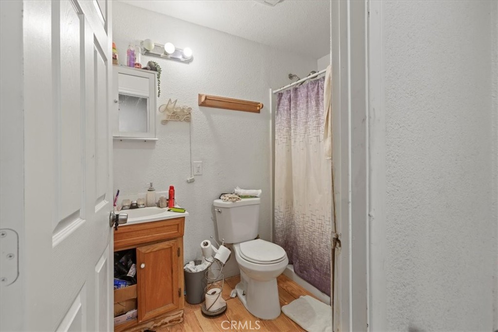 https://media.crmls.org/medias/3ca53dab-d612-4229-b9fc-79e1e9090365.jpg?preset=X-Large