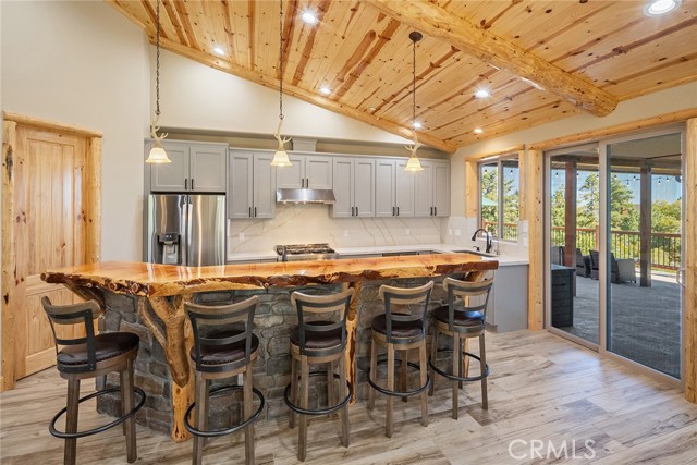 1658 Tuolumne Road, Big Bear City CA: https://media.crmls.org/medias/3ca56ea5-66d5-4955-aa22-078700aeee48.jpg