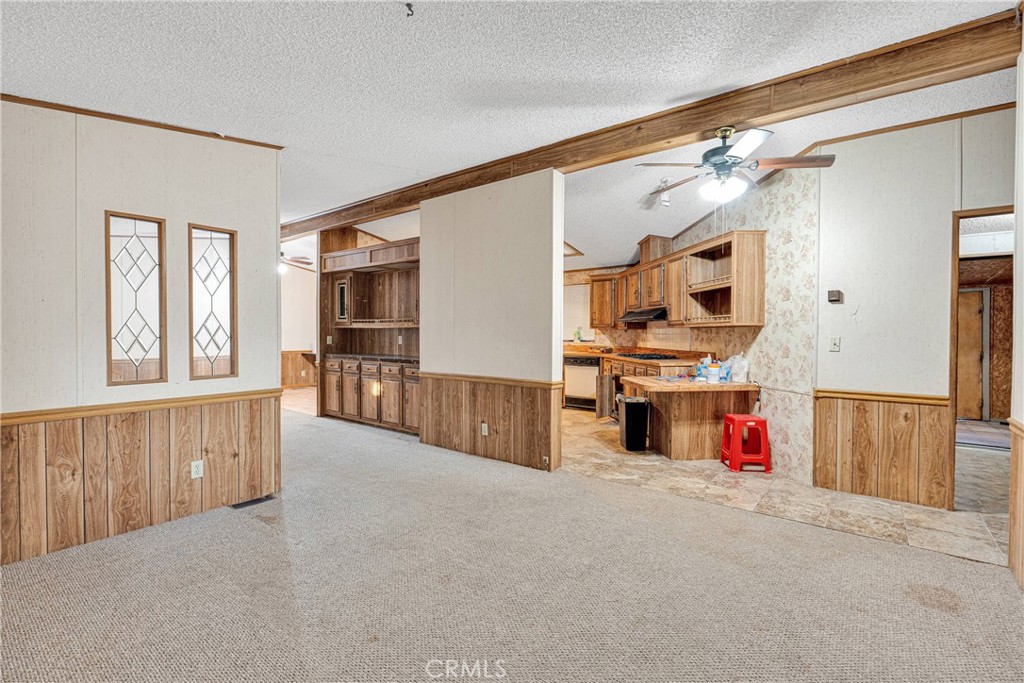https://media.crmls.org/medias/3ca621cd-cb1a-4179-90a7-9bca505eee40.jpg?preset=X-Large