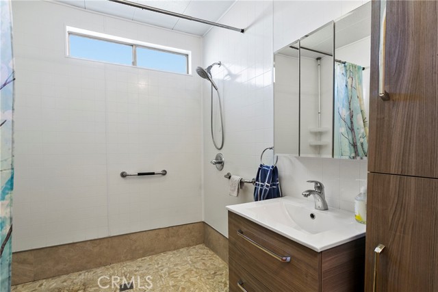24921 Muirlands Boulevard, Lake Forest CA: https://media.crmls.org/medias/3ca64bbc-2e6c-4b89-81b6-740fe5dda073.jpg