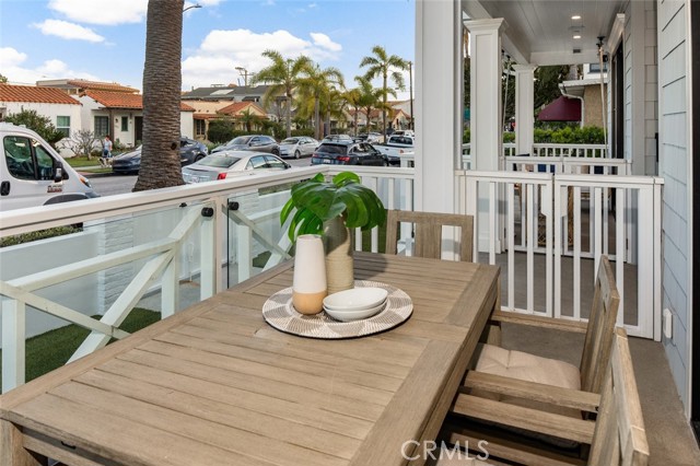 Detail Gallery Image 10 of 75 For 153 Granada Ave, Long Beach,  CA 90803 - 5 Beds | 4 Baths