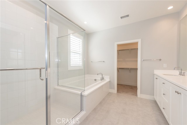 119 Plum Lily, Irvine CA: https://media.crmls.org/medias/3ca6e9f5-72b4-47e1-916c-72231b7b497a.jpg