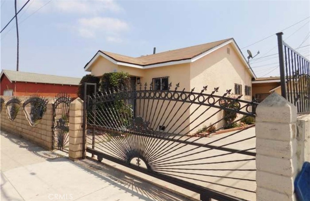 9608 S Budlong Avenue, Los Angeles, CA 90044