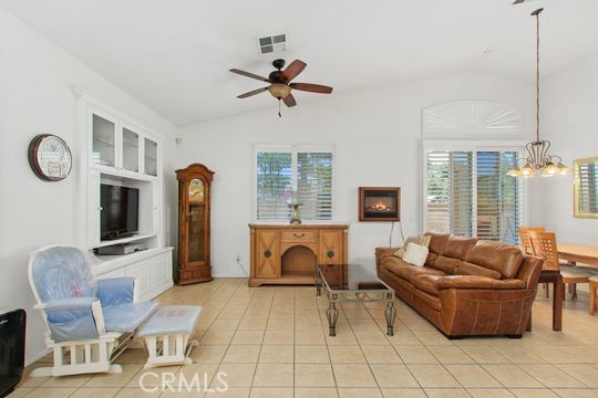 4516 Streamport Drive, Riverside CA: https://media.crmls.org/medias/3ca79aa4-fb96-49ec-a8d0-40ac25e9b222.jpg