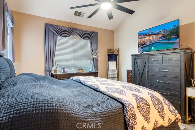 Detail Gallery Image 13 of 38 For 25183 Forest St, Corona,  CA 92883 - 4 Beds | 3 Baths