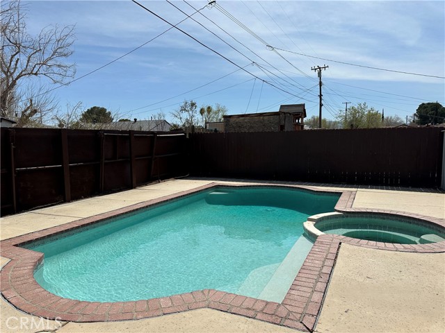38726 E 31st E Street, Palmdale CA: https://media.crmls.org/medias/3ca8397f-75b7-450d-8130-5daa4afbb94d.jpg