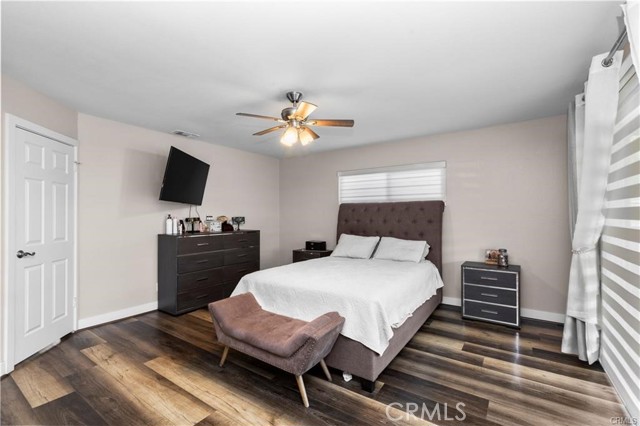 Detail Gallery Image 4 of 31 For 10695 Linden Ave, Bloomington,  CA 92316 - 3 Beds | 2 Baths