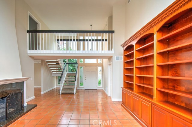 5021 Corkwood Lane, Irvine CA: https://media.crmls.org/medias/3ca8b268-d2a9-4db3-b3f7-6ceed6ec4e08.jpg