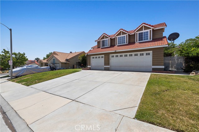 3314 Sandstone Court, Palmdale CA: https://media.crmls.org/medias/3ca924d2-a6a4-4be4-b4da-183d5ba97ea3.jpg