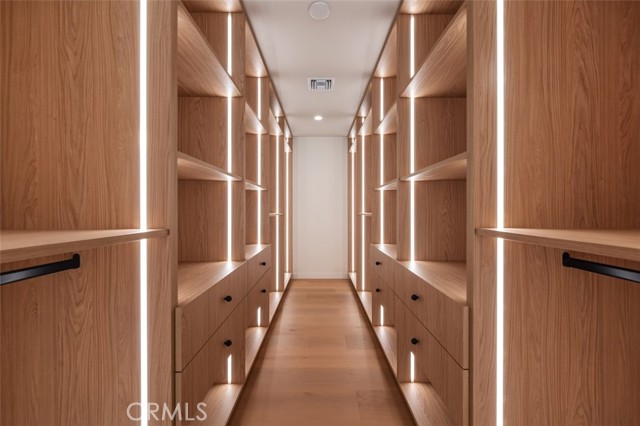 Detail Gallery Image 27 of 46 For 8960 Oak Park, –,  CA 91325 - 4 Beds | 3/1 Baths