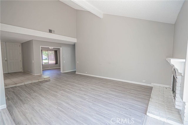 25688 Dorado Drive, Valencia CA: https://media.crmls.org/medias/3ca9f186-0f53-48b1-9359-2723ffa79494.jpg