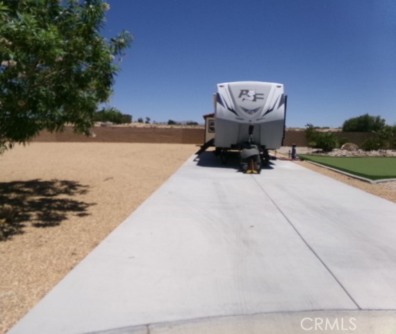Detail Gallery Image 1 of 9 For 19348 Birdie Way, Apple Valley,  CA 92308 - – Beds | – Baths