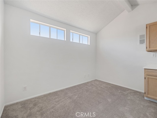 Detail Gallery Image 18 of 36 For 19802 Sandpiper Pl #16,  Newhall,  CA 91321 - 3 Beds | 2 Baths