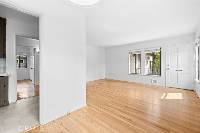 Detail Gallery Image 12 of 25 For 673 N Rosemary Ln, Burbank,  CA 91505 - 2 Beds | 1 Baths
