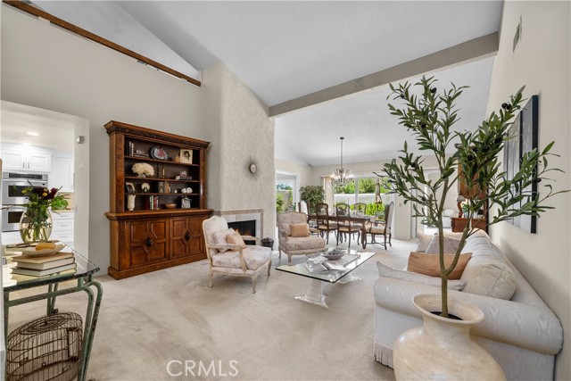 Detail Gallery Image 16 of 44 For 621 Westchester Ln, Thousand Oaks,  CA 91320 - 3 Beds | 2/1 Baths