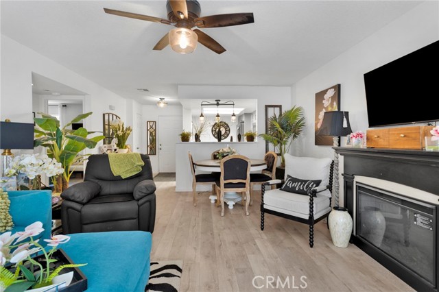 Detail Gallery Image 9 of 43 For 19047 Primrose Ln, Apple Valley,  CA 92308 - 2 Beds | 2 Baths