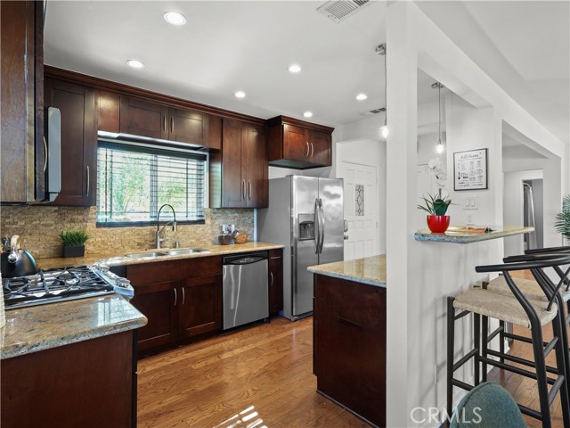 Detail Gallery Image 19 of 57 For 8110 Lesner Ave, Lake Balboa,  CA 91406 - 3 Beds | 2 Baths