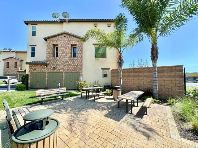 11821 E Solana Place, Cerritos CA: https://media.crmls.org/medias/3cad026a-dce0-438b-8510-5d58c6420c64.jpg