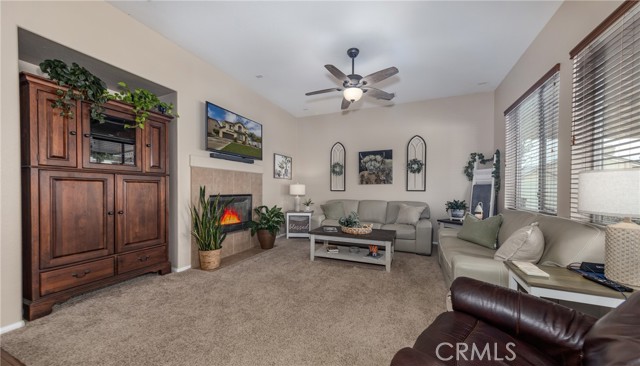 Detail Gallery Image 8 of 30 For 12316 Westpark Cir, Yucaipa,  CA 92399 - 4 Beds | 3/1 Baths