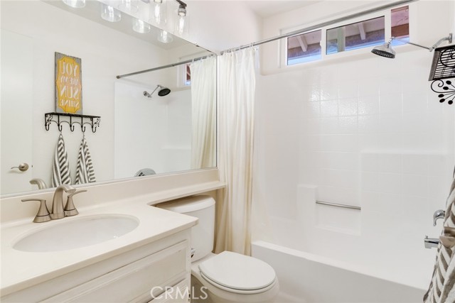Detail Gallery Image 18 of 34 For 12840 Mayflower Ct, Riverside,  CA 92503 - 3 Beds | 2/1 Baths