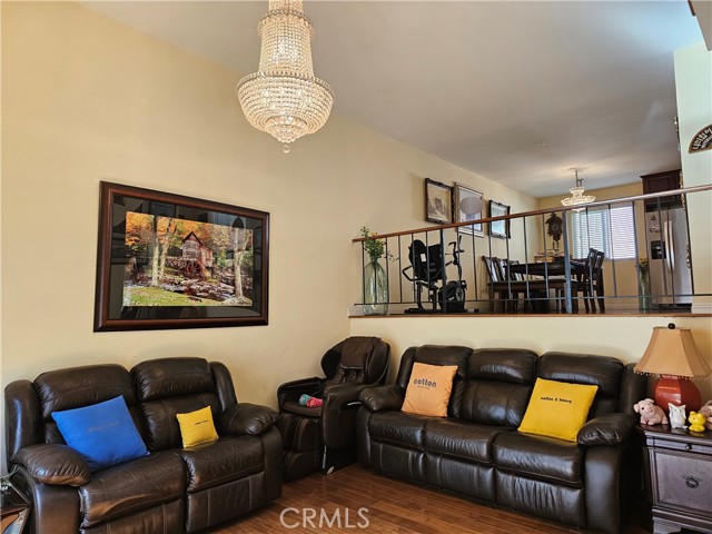 Detail Gallery Image 6 of 69 For 1711 Grismer Ave #52,  Burbank,  CA 91504 - 3 Beds | 3 Baths