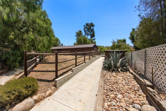 Detail Gallery Image 28 of 51 For 175 Wrangler Rd, Simi Valley,  CA 93065 - 4 Beds | 2 Baths