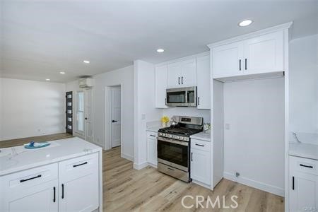 https://media.crmls.org/medias/3cae43e1-10bc-4e21-b6e4-cf6e6820b339.jpg?preset=X-Large