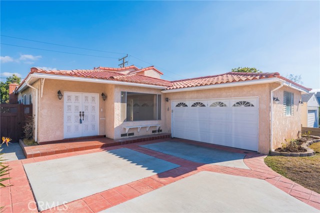 2104 Chestnut Avenue, Manhattan Beach, California 90266, 4 Bedrooms Bedrooms, ,2 BathroomsBathrooms,Residential,For Sale,Chestnut Avenue,SB25012383