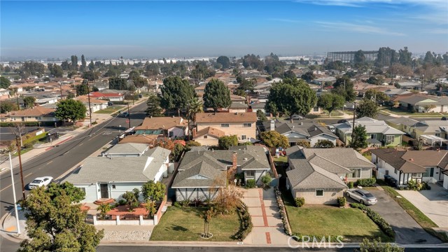 13406 Lancelot Avenue, Norwalk CA: https://media.crmls.org/medias/3cb02561-1987-4e97-9079-61b0988131ae.jpg