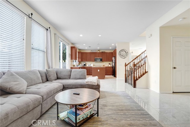 Detail Gallery Image 18 of 38 For 13223 Norfolk Ct, Moorpark,  CA 93021 - 3 Beds | 2/1 Baths