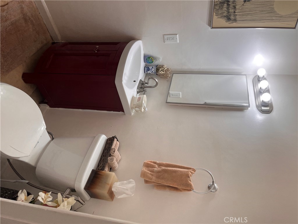 https://media.crmls.org/medias/3cb166d3-5559-4cb9-968d-7711ce5692a9.jpg?preset=X-Large
