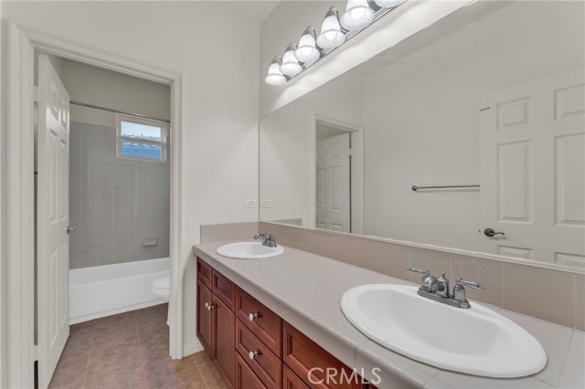 Detail Gallery Image 40 of 56 For 16749 Crescent Glen Ct, Riverside,  CA 92503 - 6 Beds | 4/1 Baths