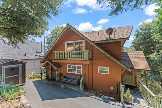 Detail Gallery Image 3 of 42 For 332 Wylerhorn Dr, Crestline,  CA 92325 - 4 Beds | 2/1 Baths
