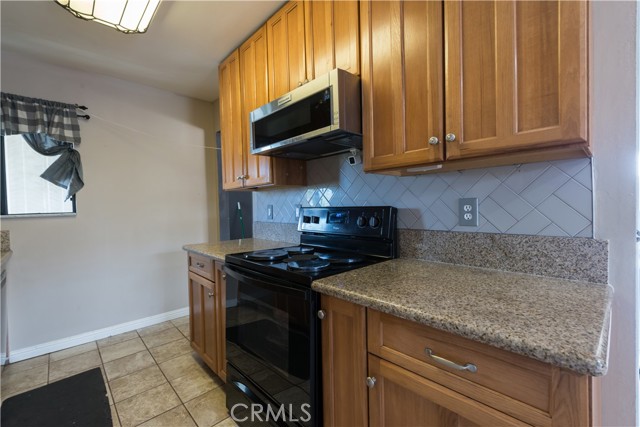 Detail Gallery Image 7 of 17 For 538 Milky Way, –,  CA 93436 - 3 Beds | 2 Baths