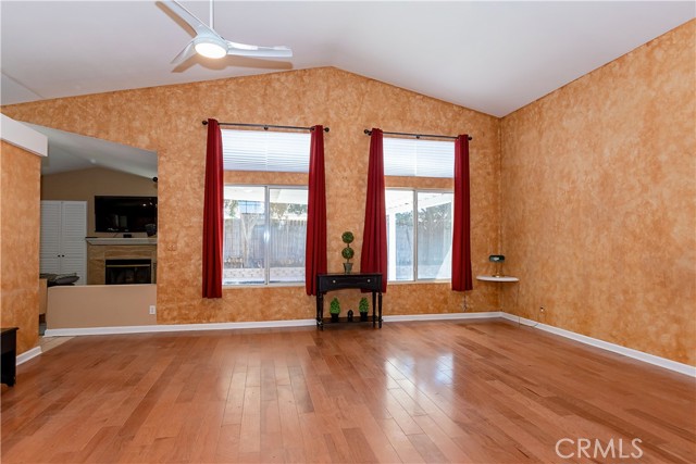 Detail Gallery Image 5 of 46 For 6310 Treehaven Ct, Lancaster,  CA 93536 - 4 Beds | 2 Baths