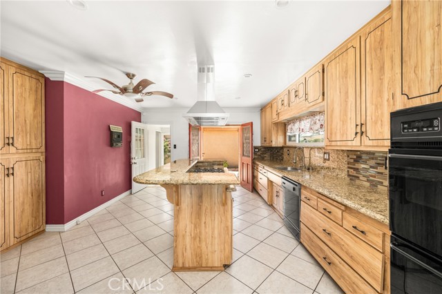 2775 Wetherly Avenue, Long Beach CA: https://media.crmls.org/medias/3cb37906-e172-4861-b657-05db63f056d2.jpg