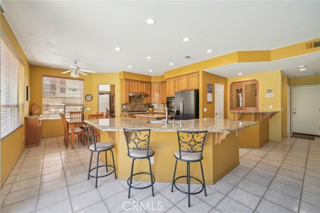 6586 Manzanita Court, Chino CA: https://media.crmls.org/medias/3cb45e00-e430-4f19-954b-f4177d8d8354.jpg
