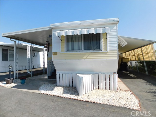 1001 S 3rd Street, Calimesa CA: https://media.crmls.org/medias/3cb5c04d-6935-49f0-be60-157ec3b06bb2.jpg
