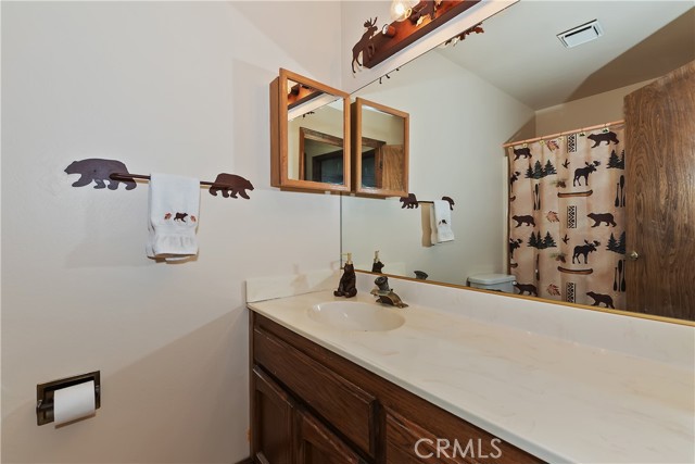 488 Lakeview Court, Big Bear Lake CA: https://media.crmls.org/medias/3cb5fa06-3d19-4905-ad3a-7c7036993d1c.jpg