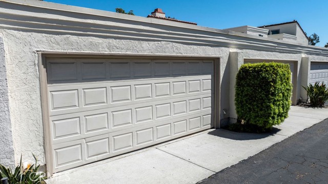 4 Navarre, Irvine CA: https://media.crmls.org/medias/3cb607f6-b0de-45d1-bcd2-f68a4e20f89d.jpg