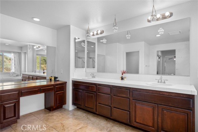 35424 Saddle Hill Road, Lake Elsinore CA: https://media.crmls.org/medias/3cb61191-90a0-456e-a2b5-0263ab7e9601.jpg