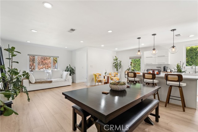 Detail Gallery Image 18 of 28 For 14622 Huston St, Sherman Oaks,  CA 91403 - 5 Beds | 5 Baths