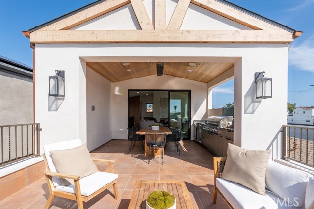 506 12th, Huntington Beach CA: https://media.crmls.org/medias/3cb725dd-e9c7-4d29-a171-a316366c4dde.jpg