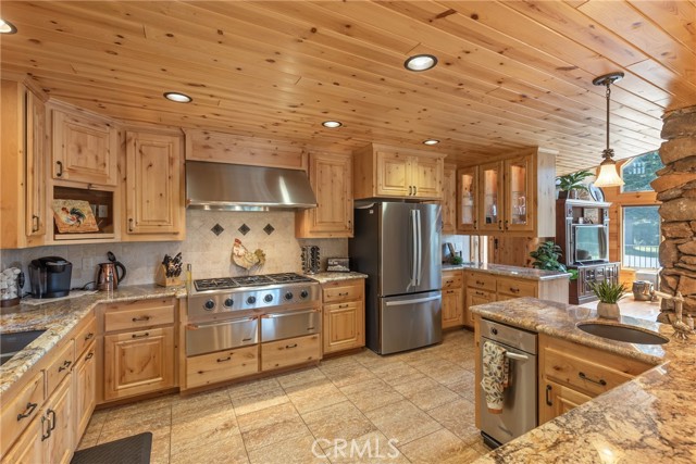 Detail Gallery Image 8 of 40 For 323 Gateway Dr, Lake Almanor,  CA 96137 - 2 Beds | 2/1 Baths