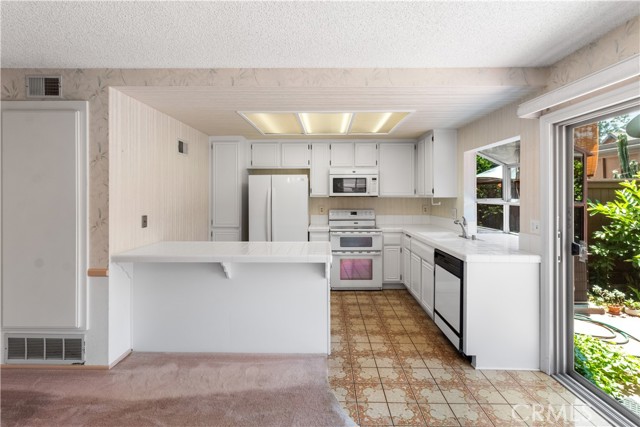 1437 Dalmatia Drive, San Pedro CA: https://media.crmls.org/medias/3cb75b0c-e2ca-4c01-bd19-0b0aefa5a4a3.jpg